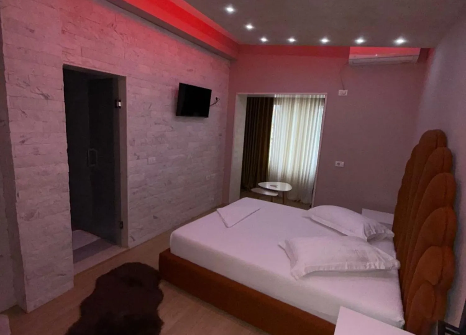 Hotel Euro Tirana 0*,  Albania